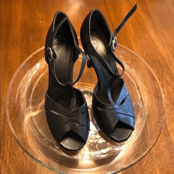 wide width dance shoes